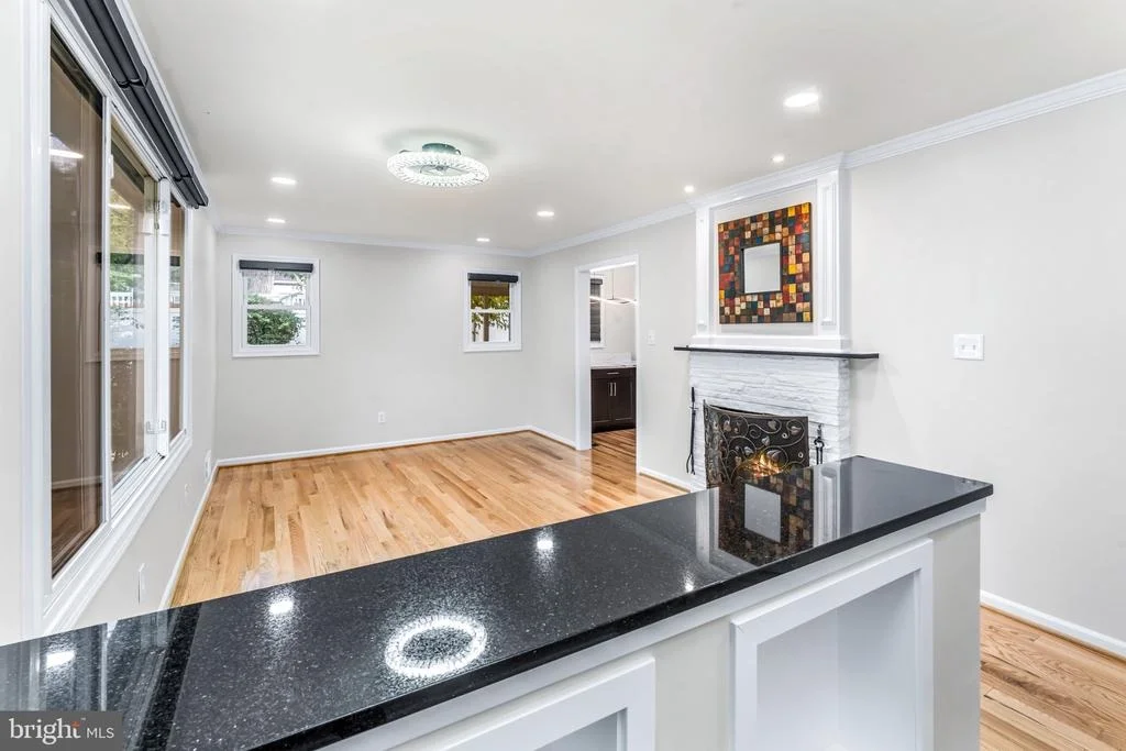 Photo of 6015 FOREST ROAD