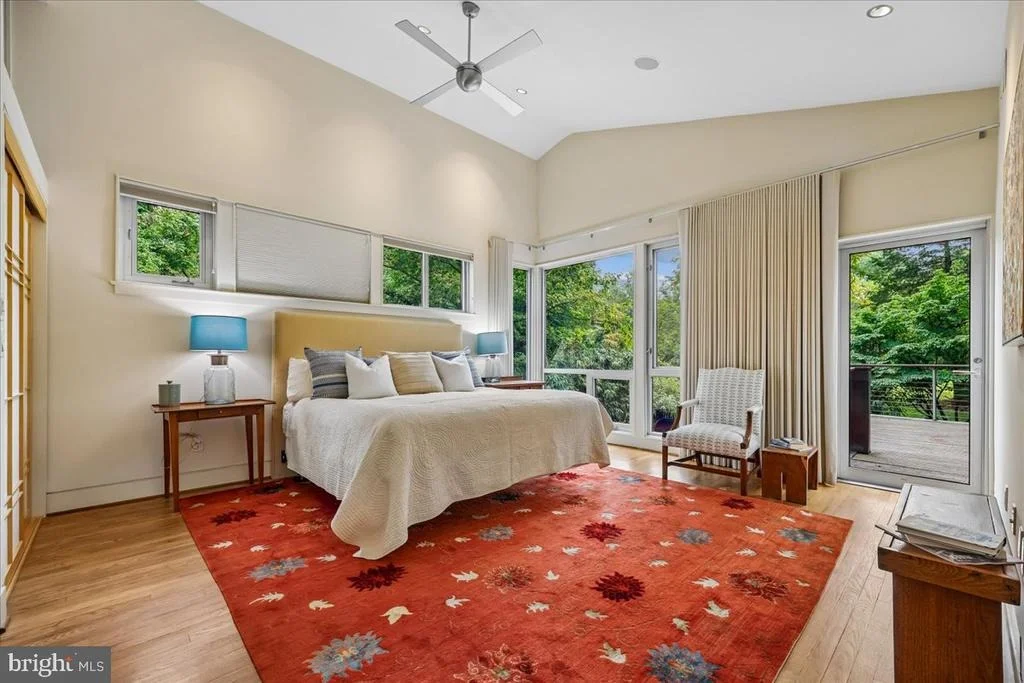 Photo of 1212 WOODSIDE PARKWAY
