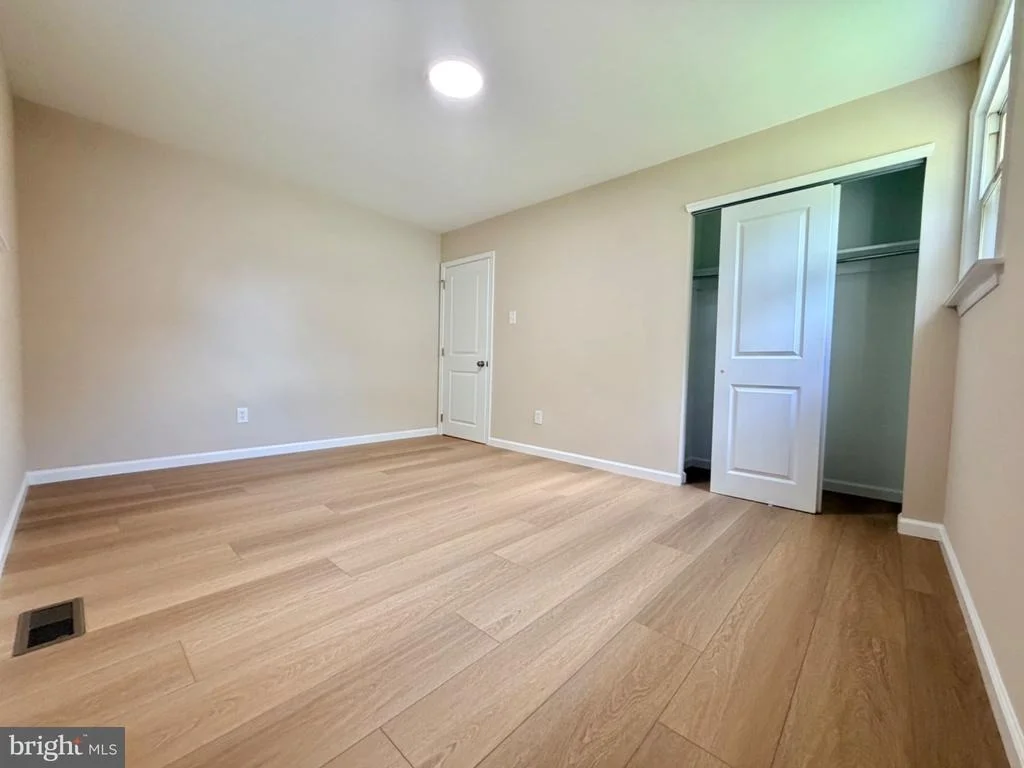 Photo of 806 SUNSET DRIVE