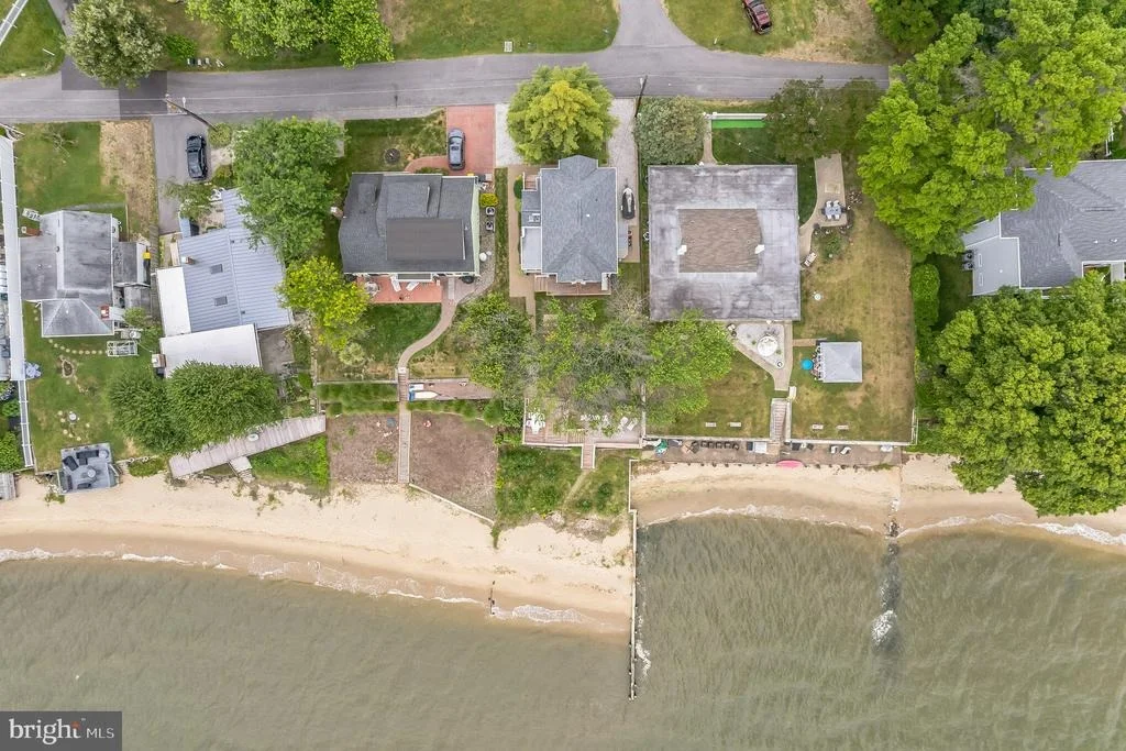Photo of 3963 BAYSIDE DRIVE