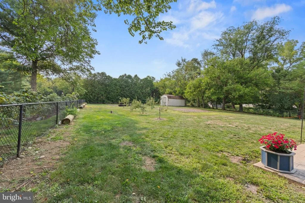 Photo of 223 PINEVIEW DRIVE