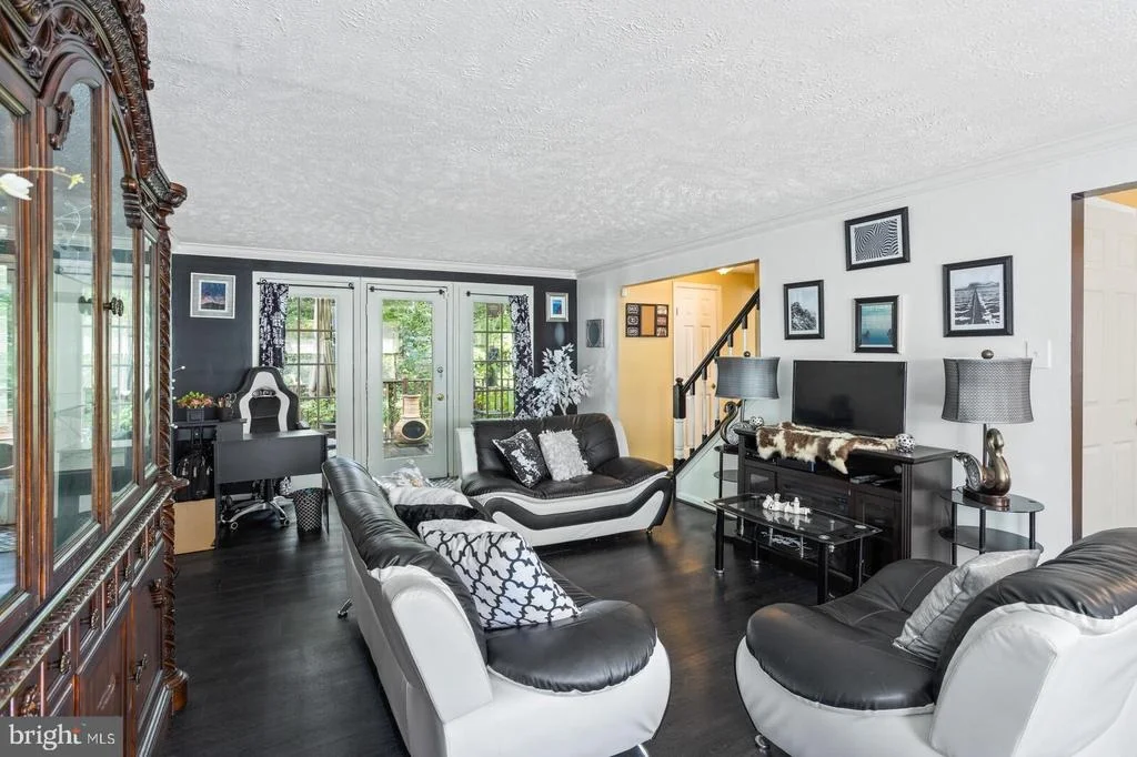 Photo of 15084 HOLLEYSIDE DRIVE