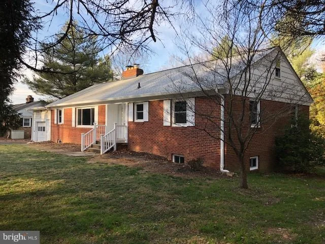 Photo of 18816 MUNCASTER ROAD