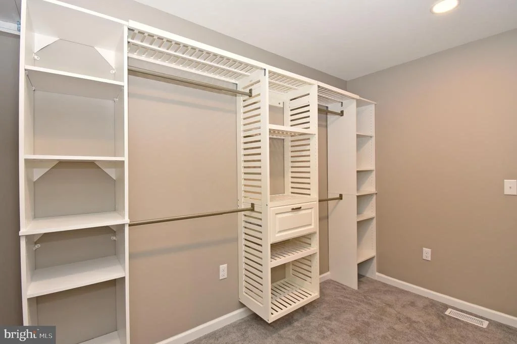 Photo of 516 OVERBROOK DRIVE