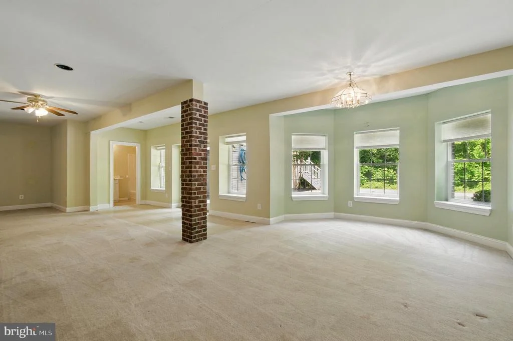 Photo of 1002 COVINGTON WAY