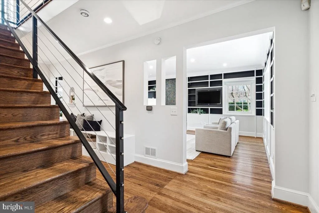 Photo of 900 ROSEMONT AVENUE