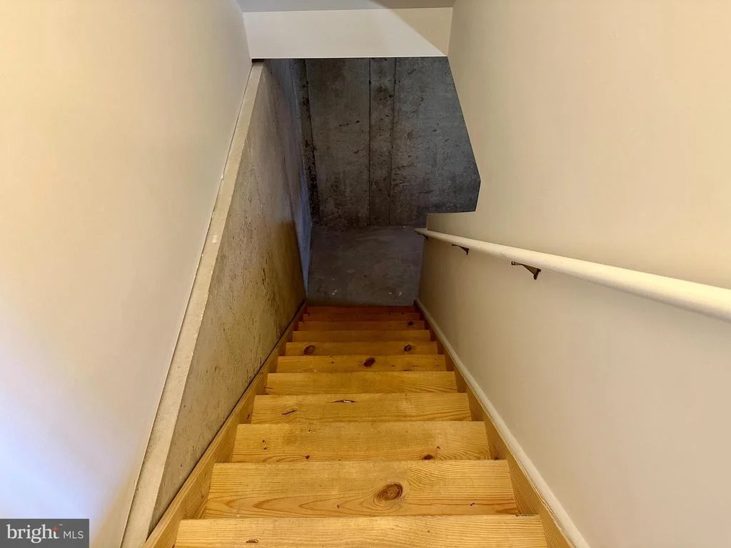 Photo of 1062 HICKORY DRIVE