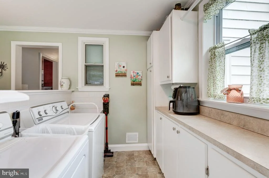 Photo of 701 LONGVIEW AVENUE
