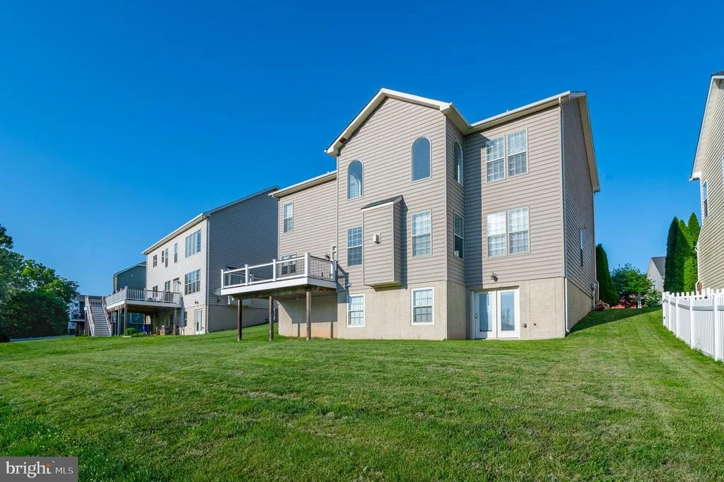 Photo of 1135 DARGON QUARRY LANE