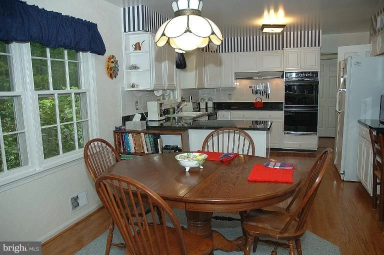 Photo of 1082 OLD CEDAR ROAD