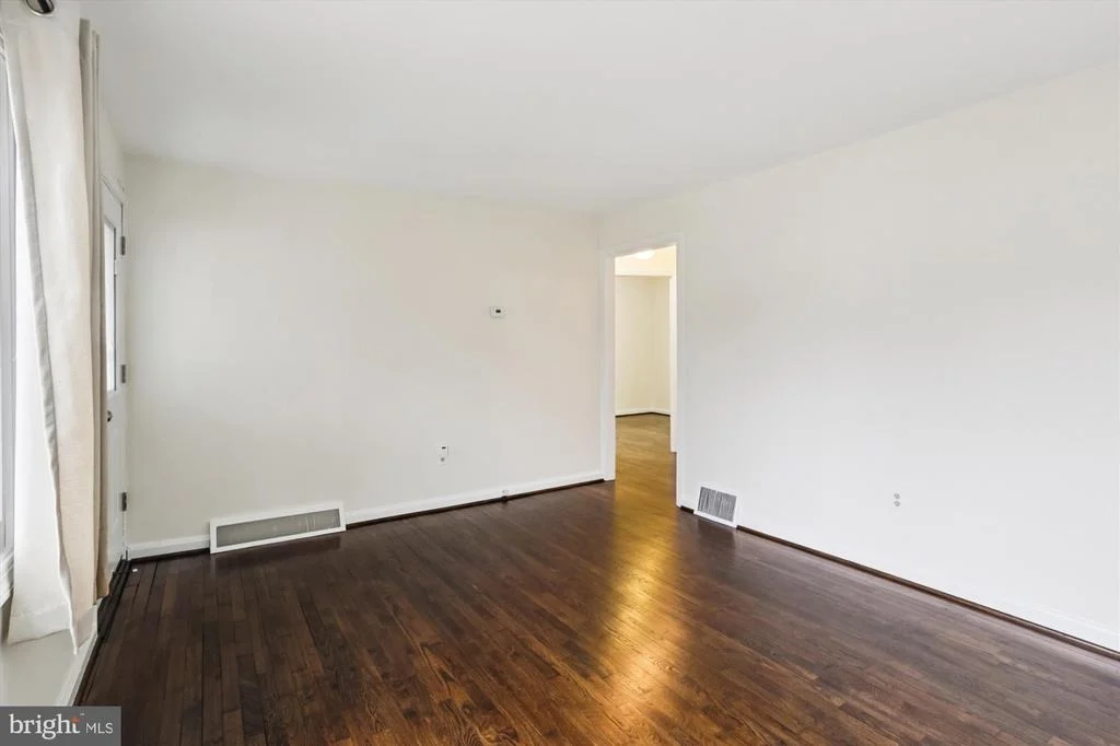 Photo of 12317 MIDDLE ROAD