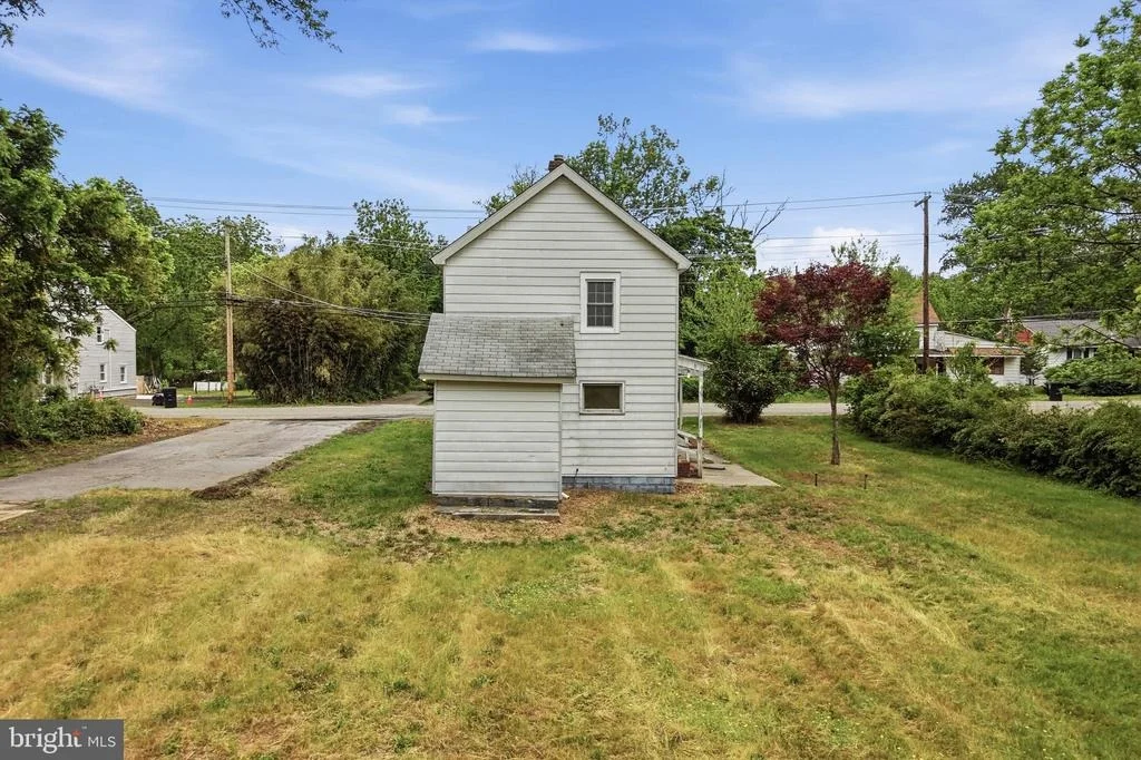Photo of 523 HAY ROAD