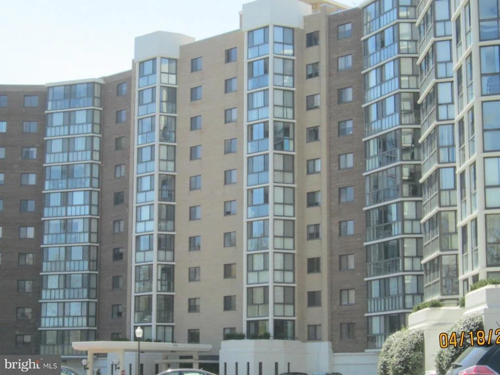 Photo of Unit 3714 at 15115 INTERLACHEN DRIVE