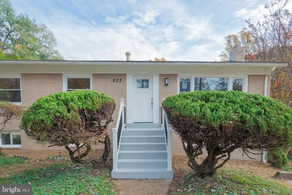 Photo of 823 MALIBU DRIVE