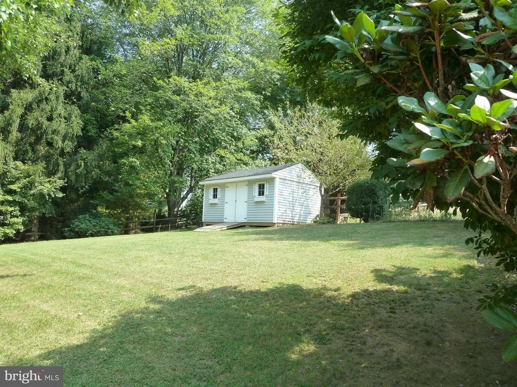 Photo of 19605 CHARLINE MANOR ROAD