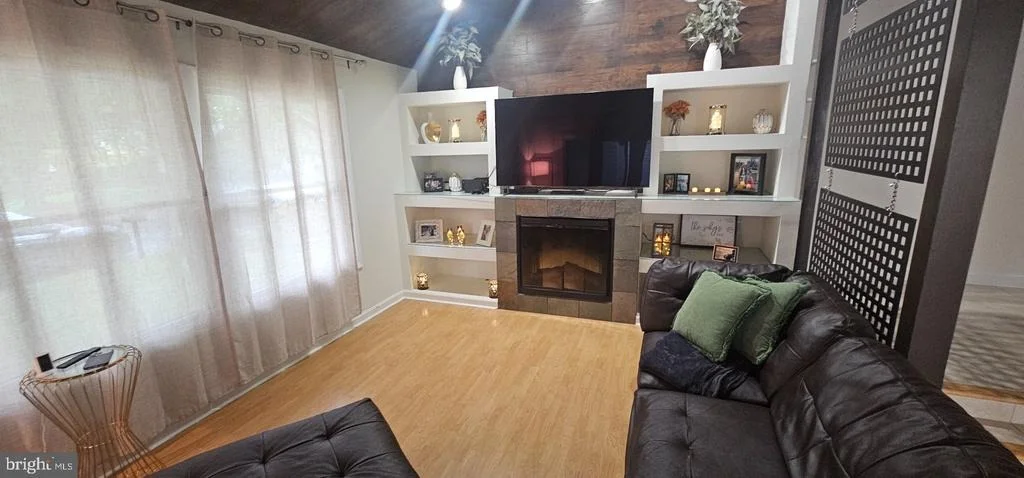 Photo of 24 BISCAYNE PLACE
