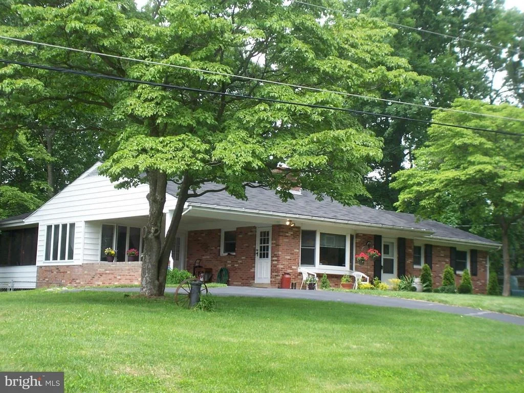 Photo of 25512 JARL DRIVE