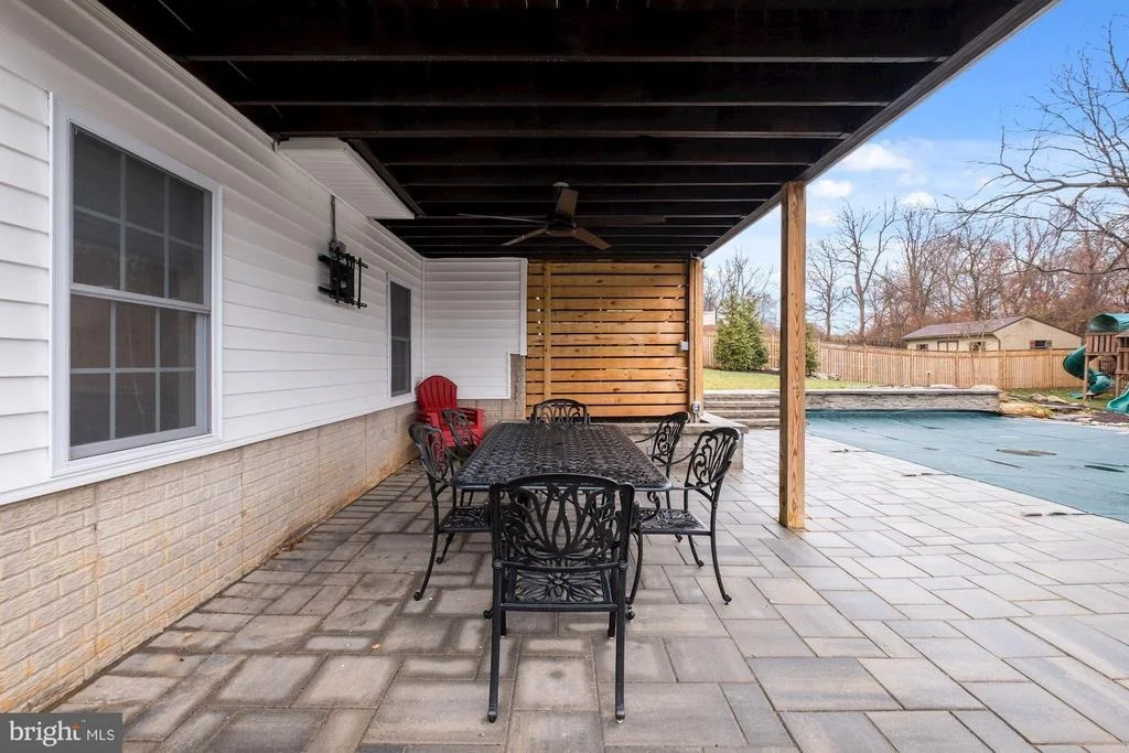 Photo of 13 HOFFMAN DR