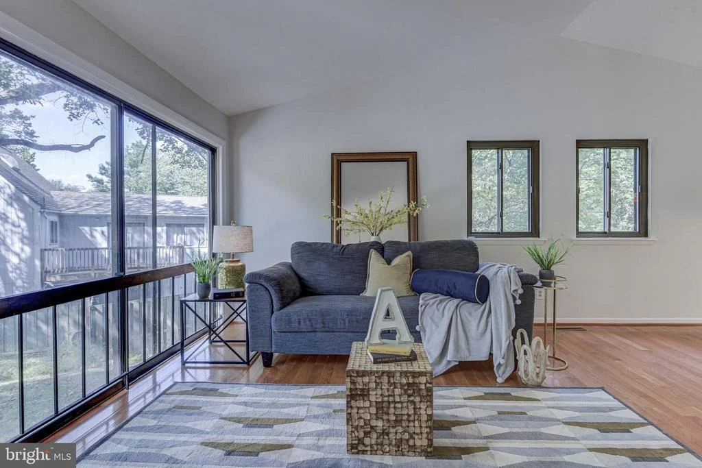 Photo of 9467 MACOMBER LANE