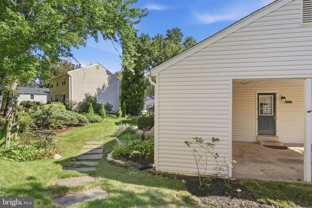 Photo of 5215 LIGHTHORNE ROAD