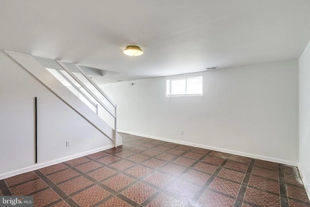Photo of 937 GROVEHILL ROAD