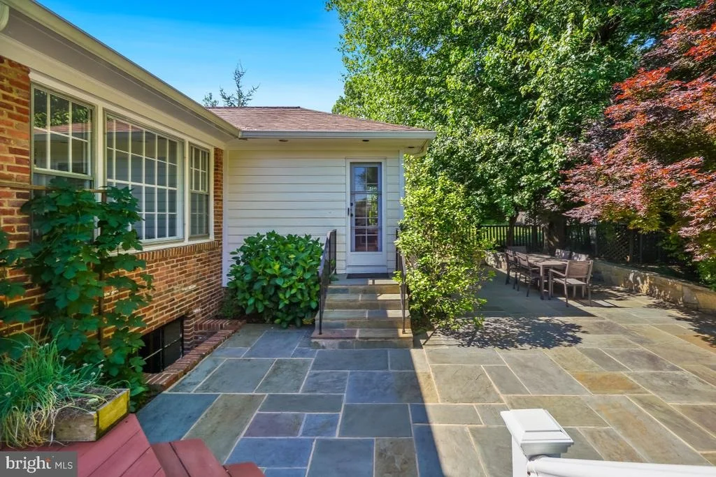 Photo of 7214 POMANDER LANE