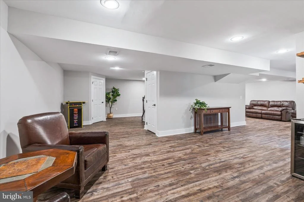 Photo of 9009 SHADYBROOK DRIVE