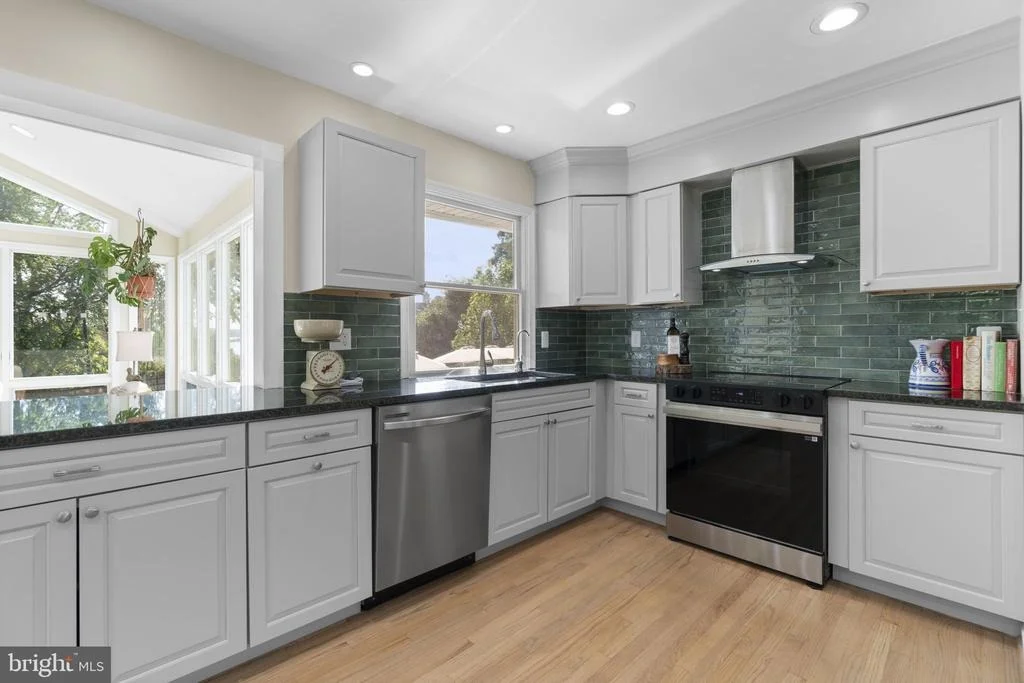 Photo of 384 EAGLE HILL ROAD