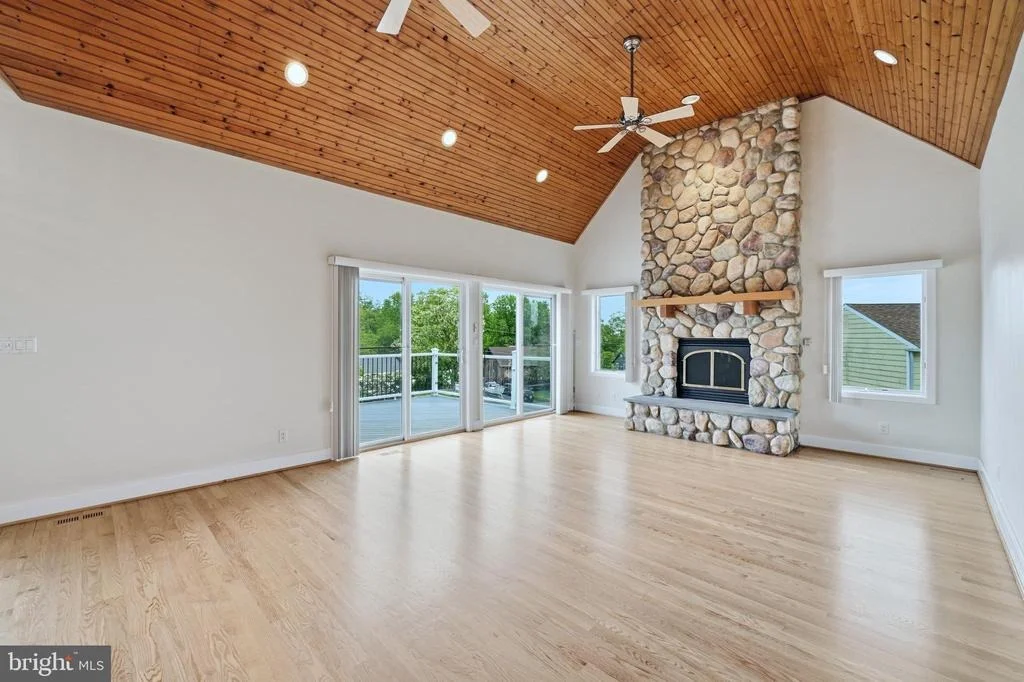 Photo of 160 CLIFFVIEW DRIVE