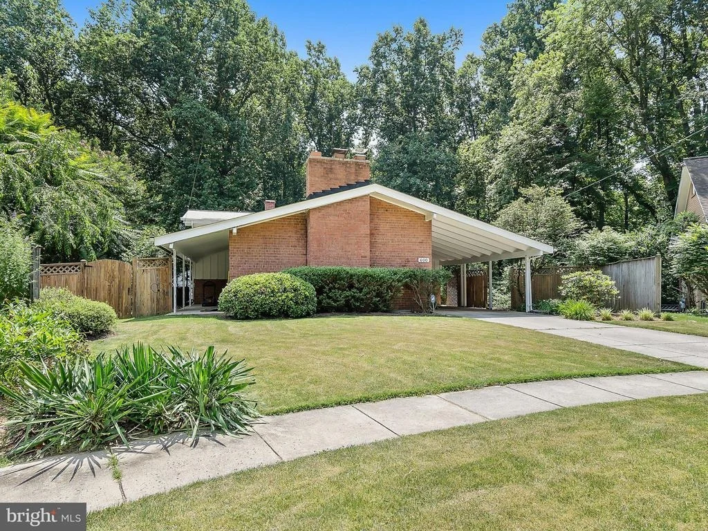 Photo of 600 WINONA COURT