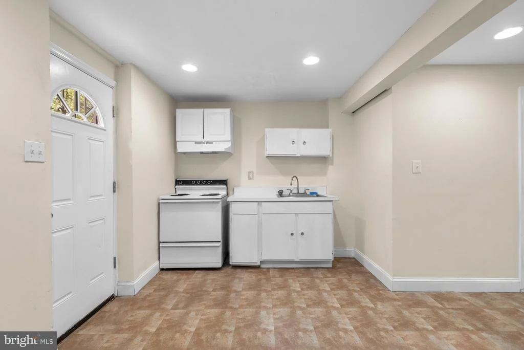 Photo of 8807 DRYSTRAW DRIVE