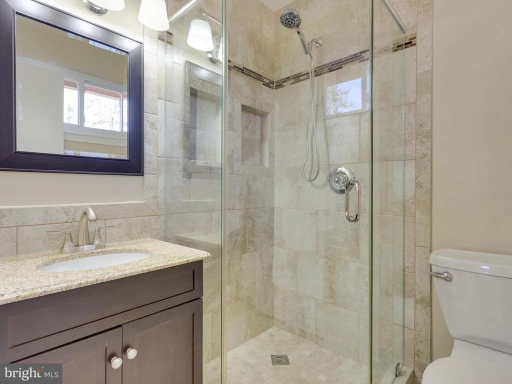 Photo of 8702 VICTORIA ROAD