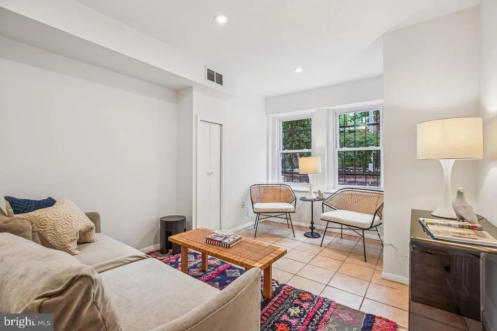 Photo of 1124 G STREET NE