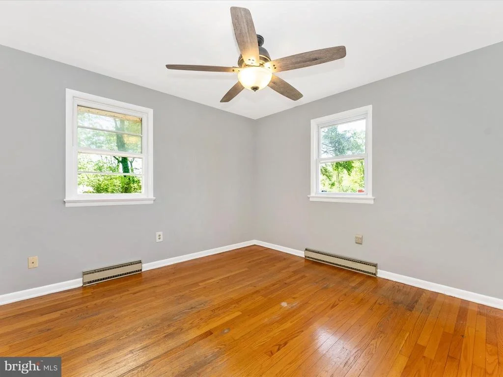 Photo of 2833 RODERICK ROAD