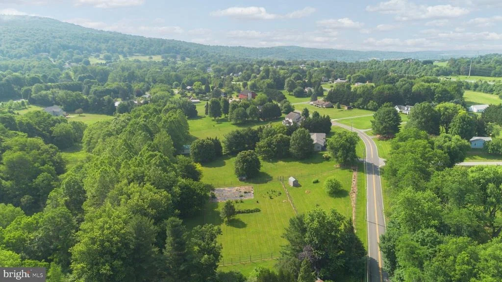 Photo of 8613 HOLLOW ROAD