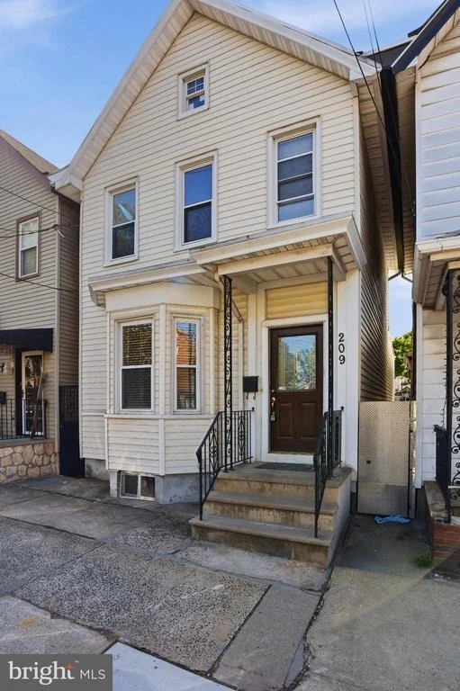 Photo of 209 HAMILTON STREET