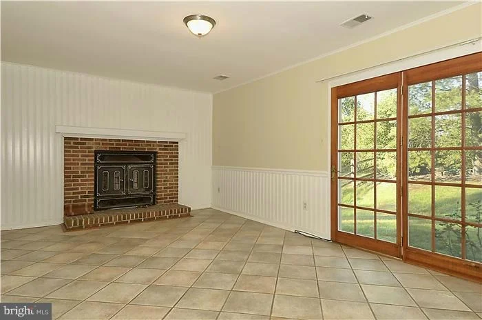 Photo of 304 BOSTWICK LANE