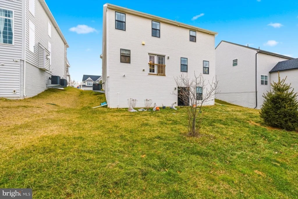 Photo of 2758 HILLFIELD DRIVE