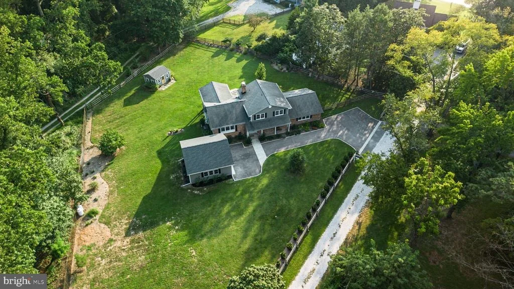 Photo of 384 EAGLE HILL ROAD