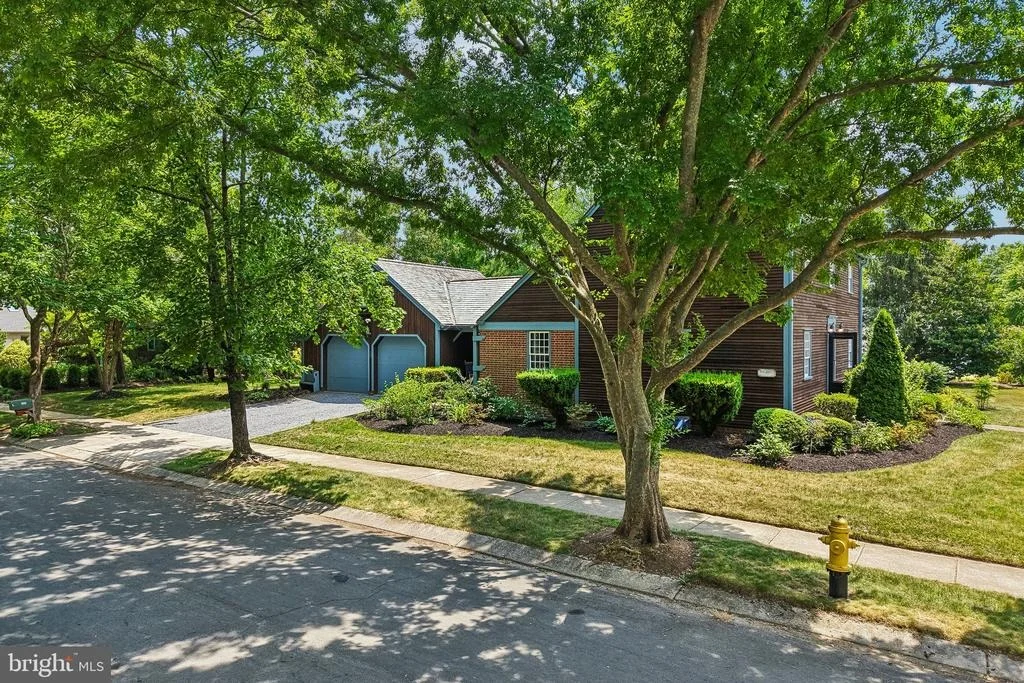 Photo of 355 BROADVIEW LANE