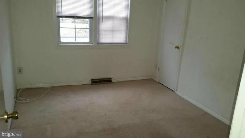 Photo of 540 WEST DRIVE