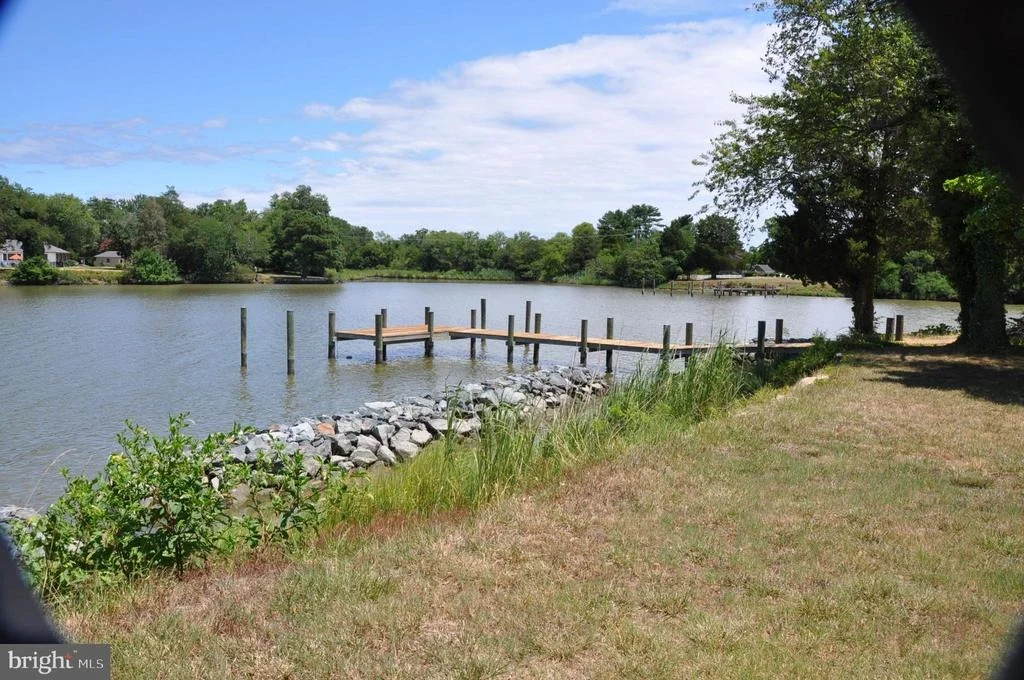 Photo of 2208 HORNS POINT ROAD