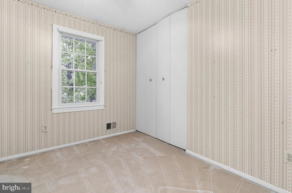 Photo of 668 WHITE SWAN DRIVE