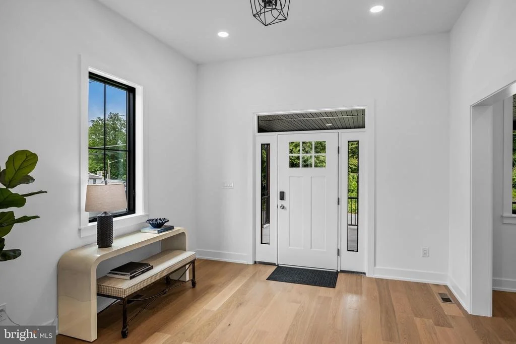 Photo of 8 CHAPEL AVE