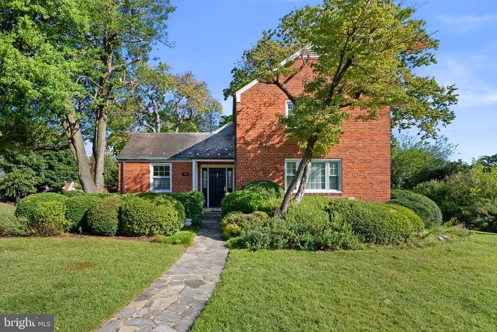 Photo of 19 INDIAN SPRING DRIVE