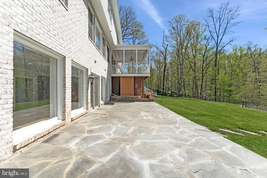 Photo of 8611 BROOK ROAD