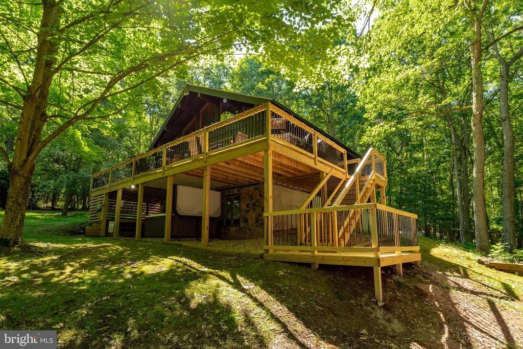 Photo of 106 LODGE CIRCLE
