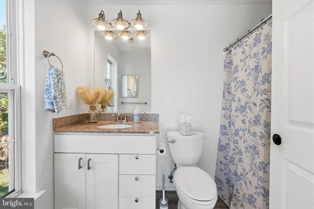 Photo of Unit 3A at 2103 WAYSIDE DRIVE