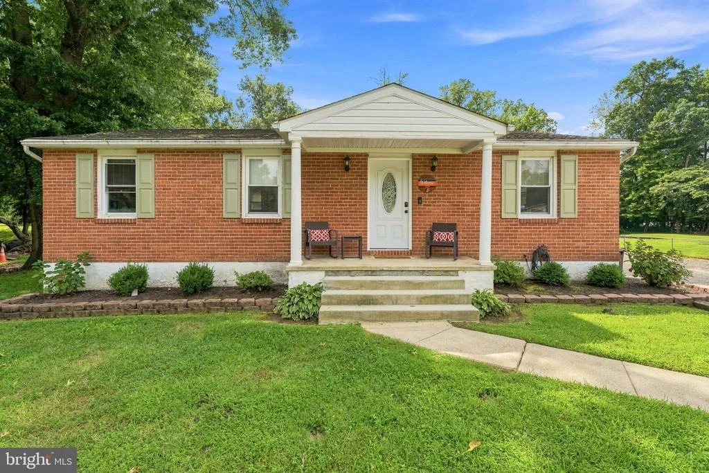 Photo of 6921 UNIVERSITY DRIVE