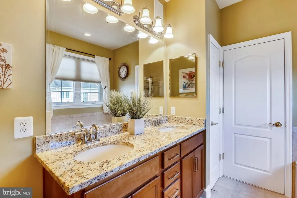 Photo of 19487 DOVER CLIFFS CIRCLE